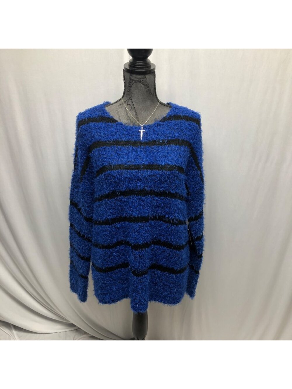 Relativity Fuzzy Sweater Womens Size XL Blue Black Striped Soft Long Sleeve NEW